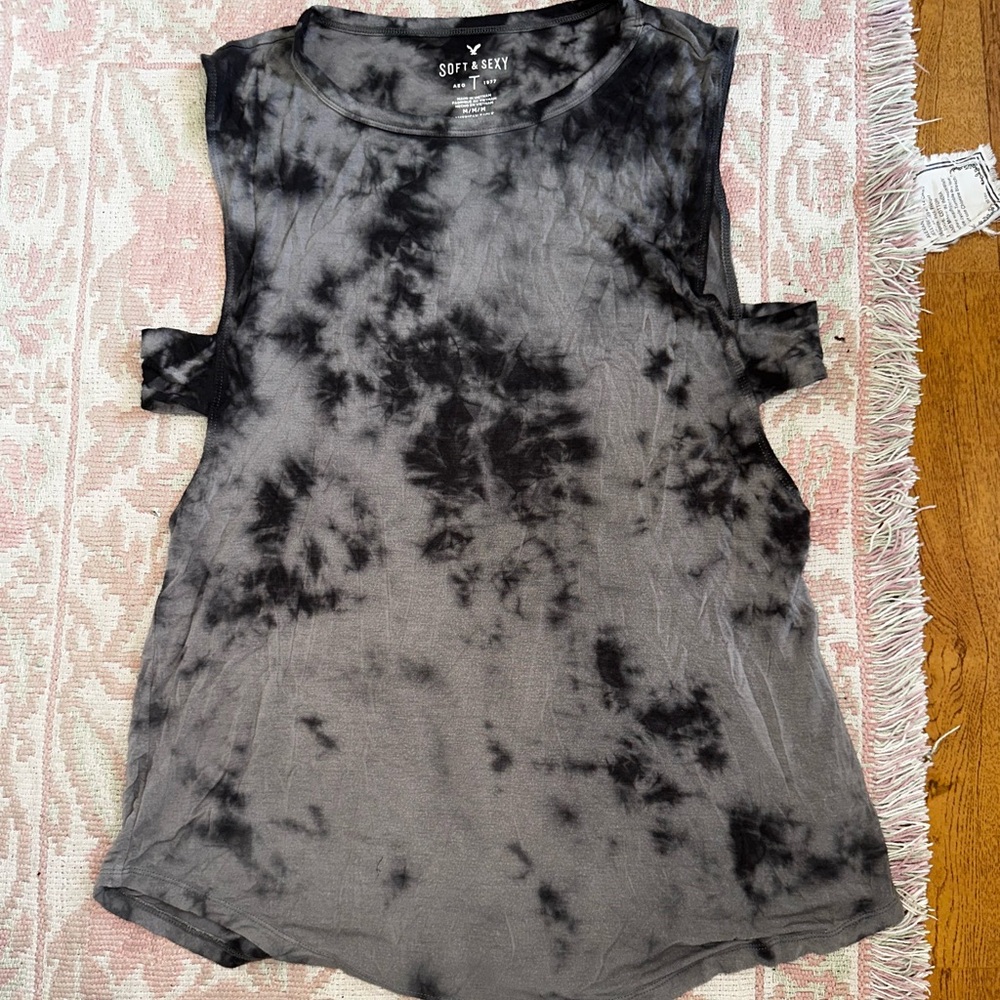 American Eagle Gray and Black Tie-Dye Sleeveless Top